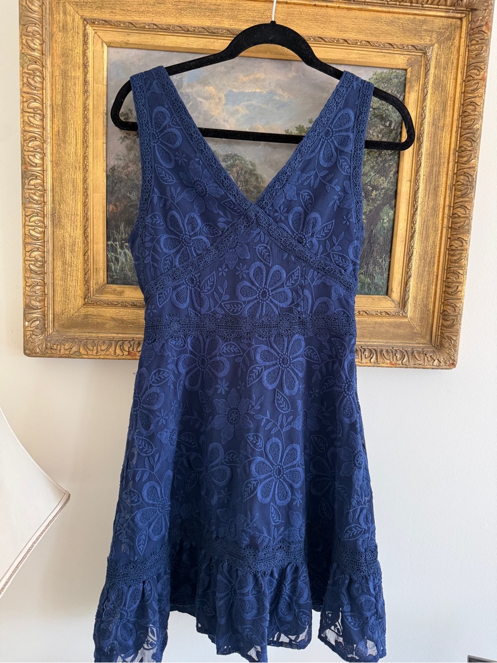 BB Dakota RSVP Navy Lace Cocktail Dress. NWT. Size 4.